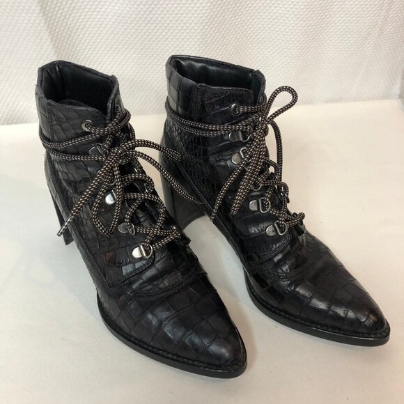 Stuart Weitzman & Gigi Hadid Collab Black Leather Lace Up Ankle Boot Size 7.5 - Picture 1 of 13